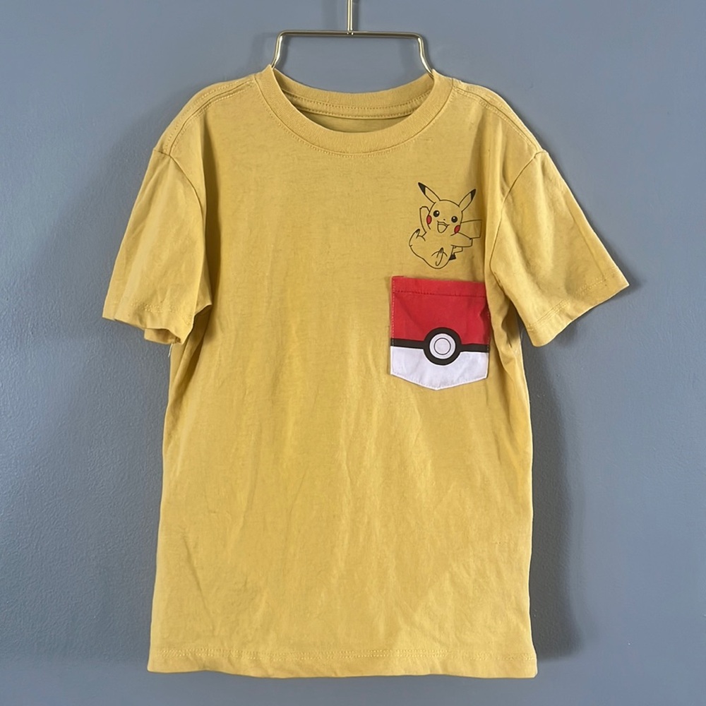 Yellow Short Sleeve Pokémon Pikachu Graphic Tee- size XS